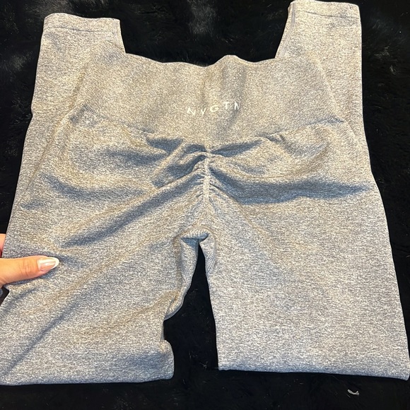 Grey Scrunch Seamless leggings - Picture 5 of 7